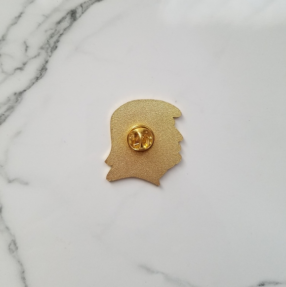 3/$18 Trump Head Poop Brain Gag Funny Enamel Pin - Picture 2 of 2